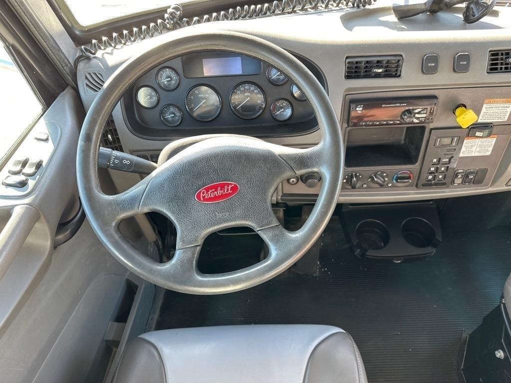 Peterbilt 337  2016