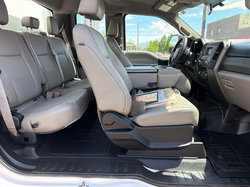 Ford F-550 SuperCab DRW 4WD 2019