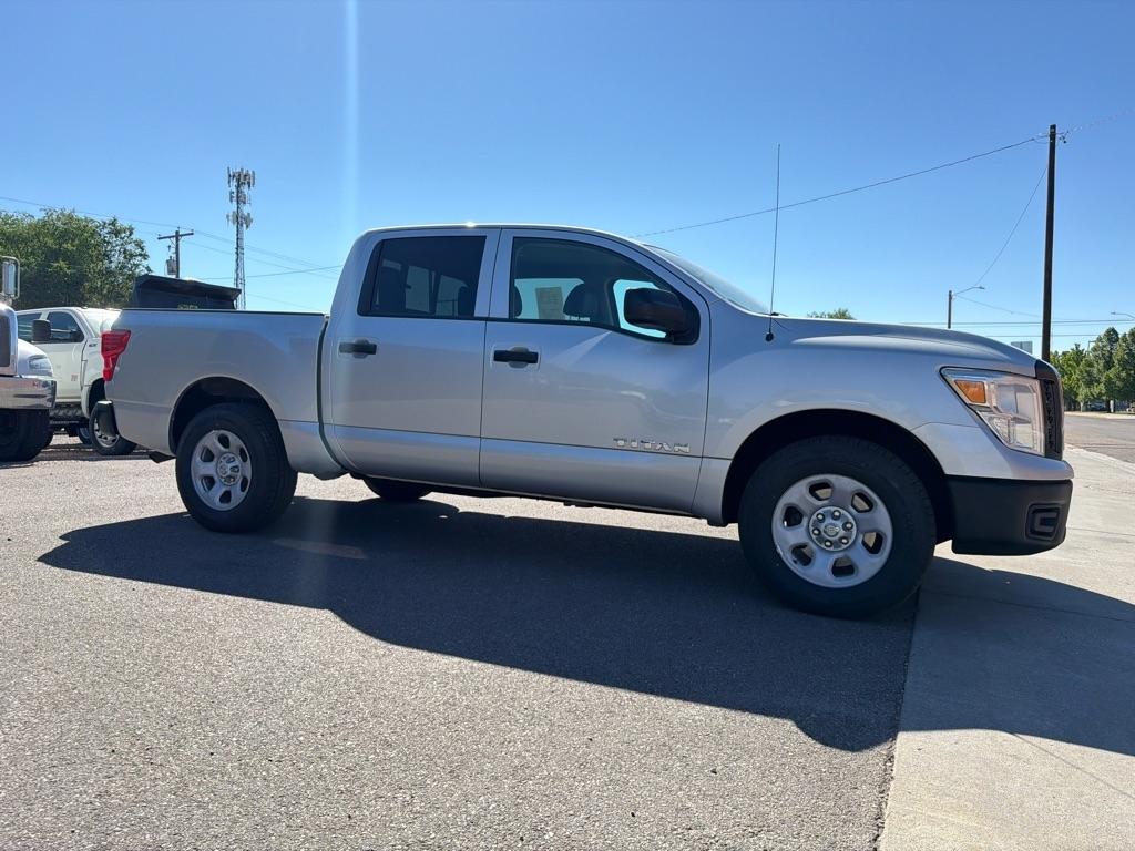 Nissan Titan S Crew Cab 4WD 2019