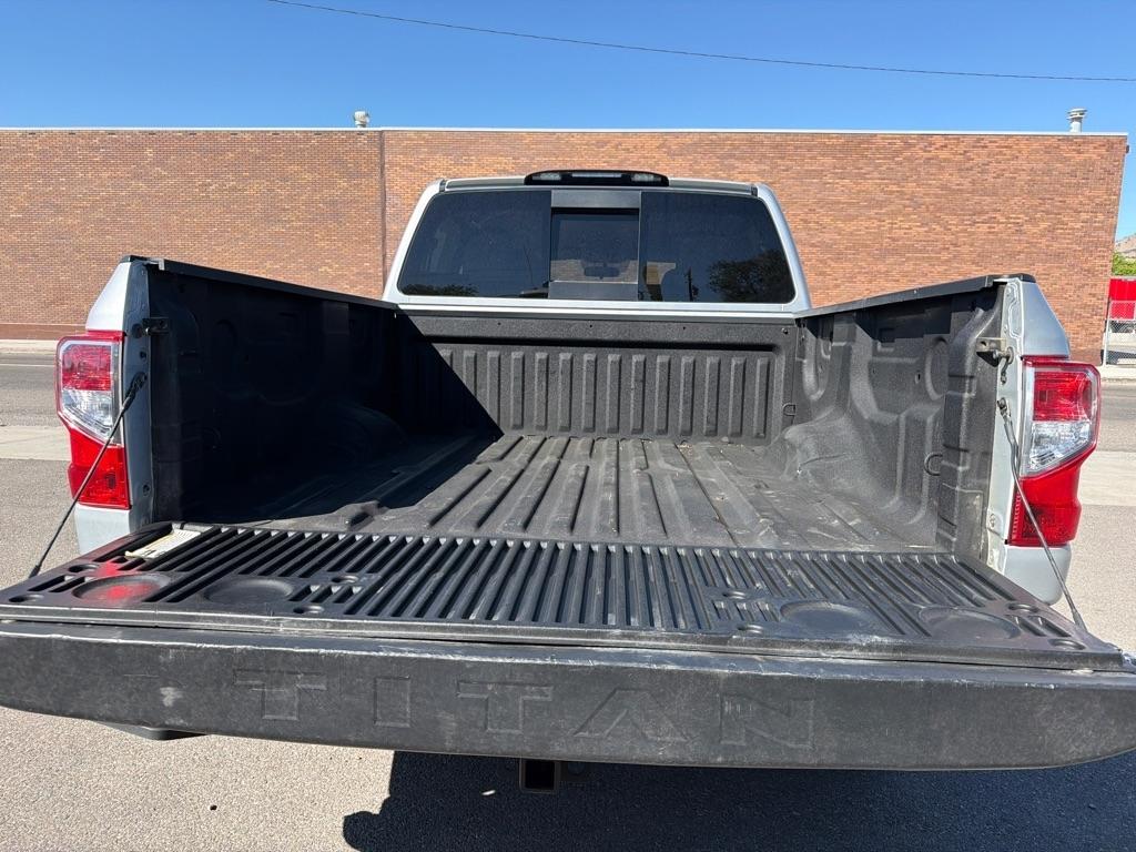 Nissan Titan S Crew Cab 4WD 2019