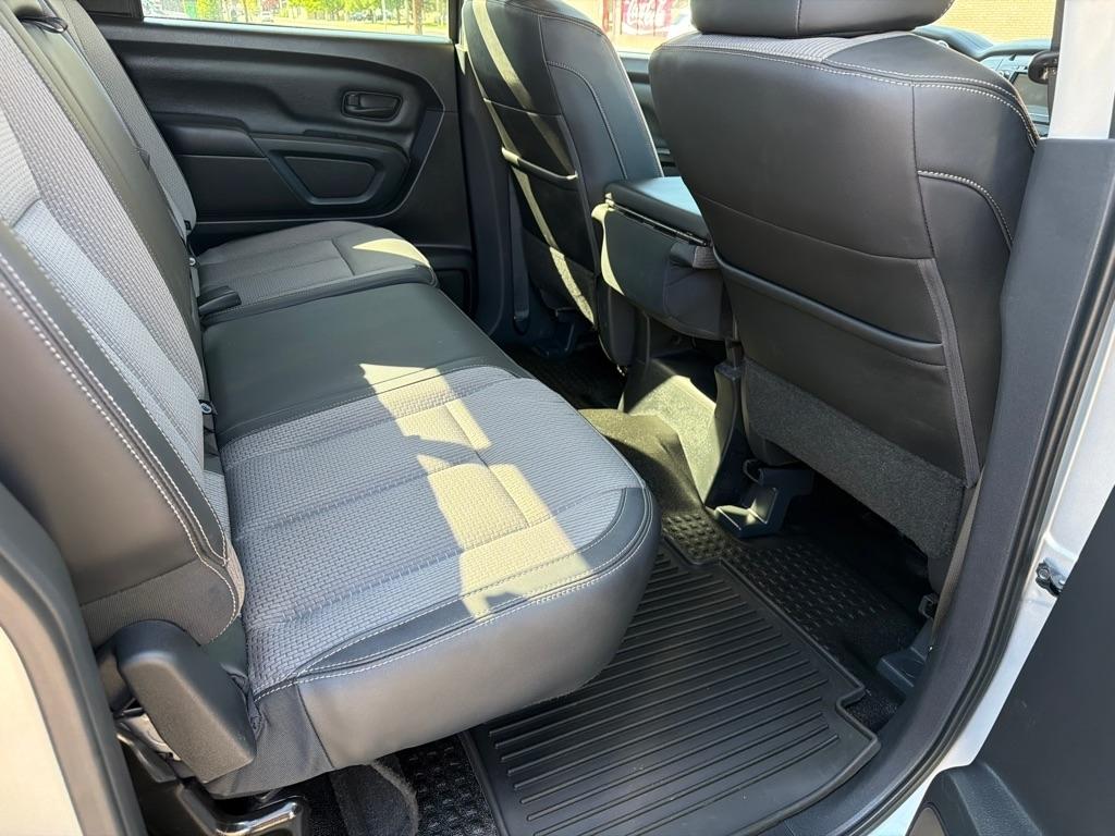 Nissan Titan S Crew Cab 4WD 2019