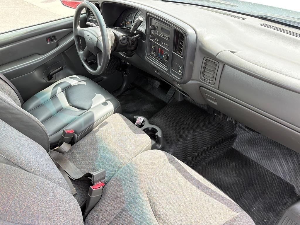 Chevrolet Silverado 2500HD Long Bed 2WD 2005