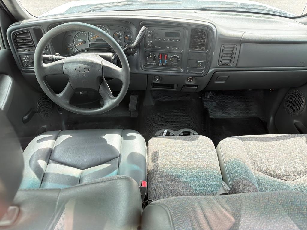 Chevrolet Silverado 2500HD Long Bed 2WD 2005