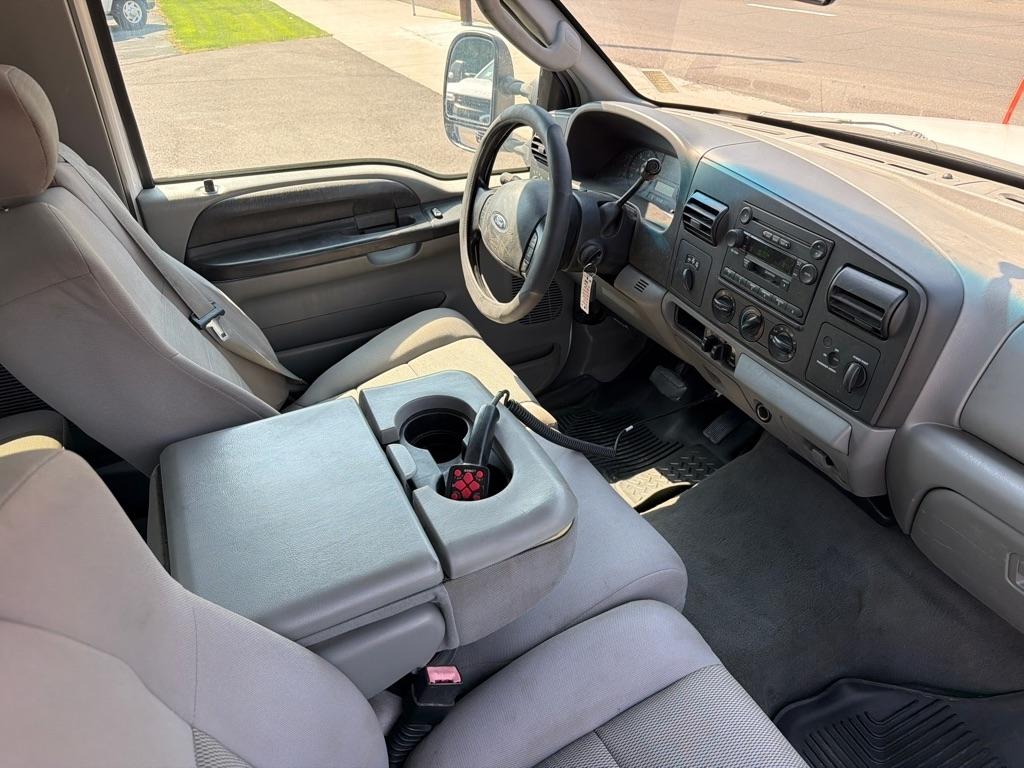 Ford F-250 SD XL SuperCab 4WD 2005