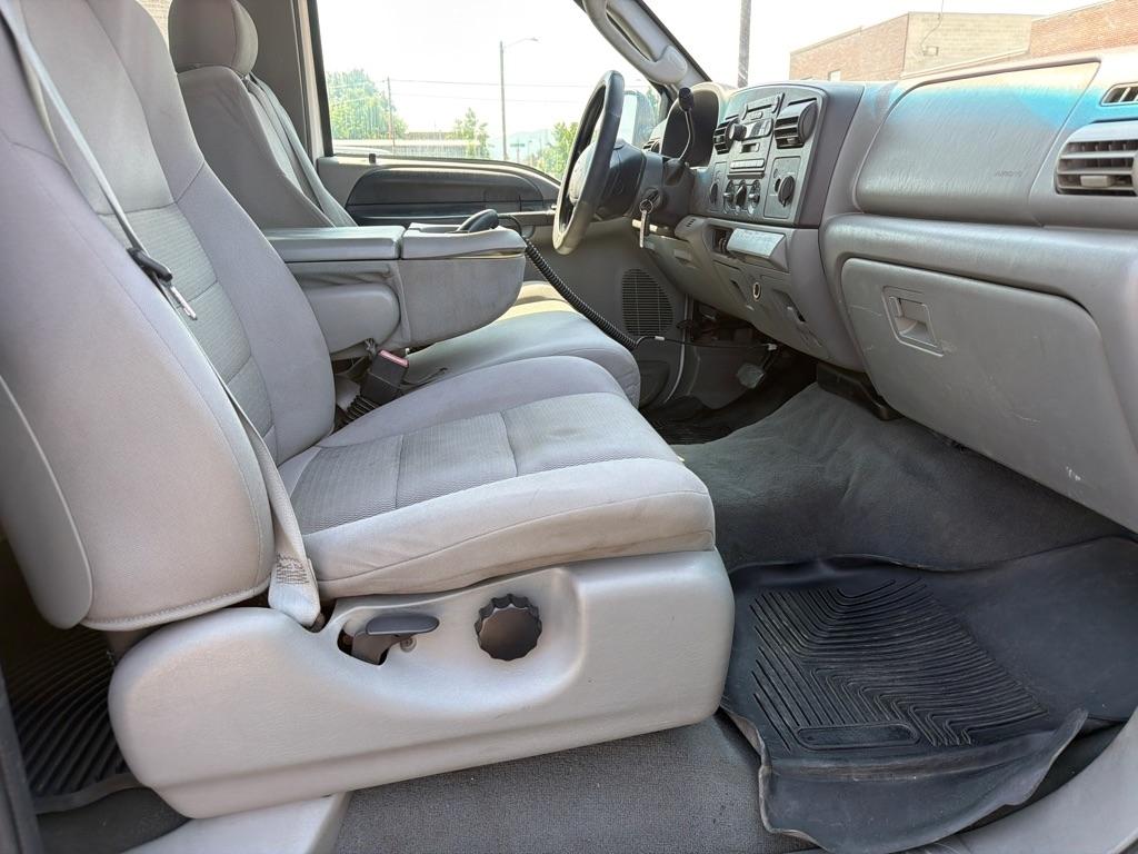 Ford F-250 SD XL SuperCab 4WD 2005