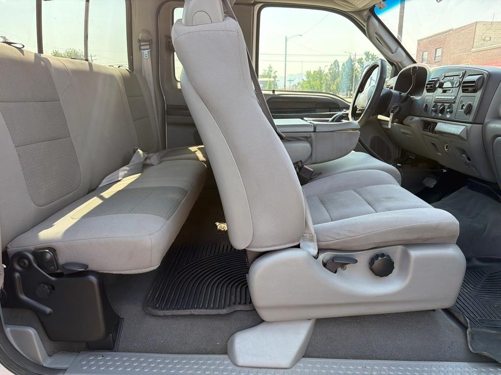 Ford F-250 SD XL SuperCab 4WD 2005