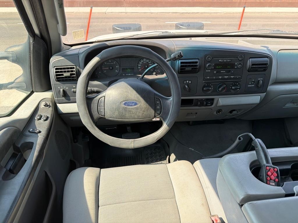 Ford F-250 SD XL SuperCab 4WD 2005