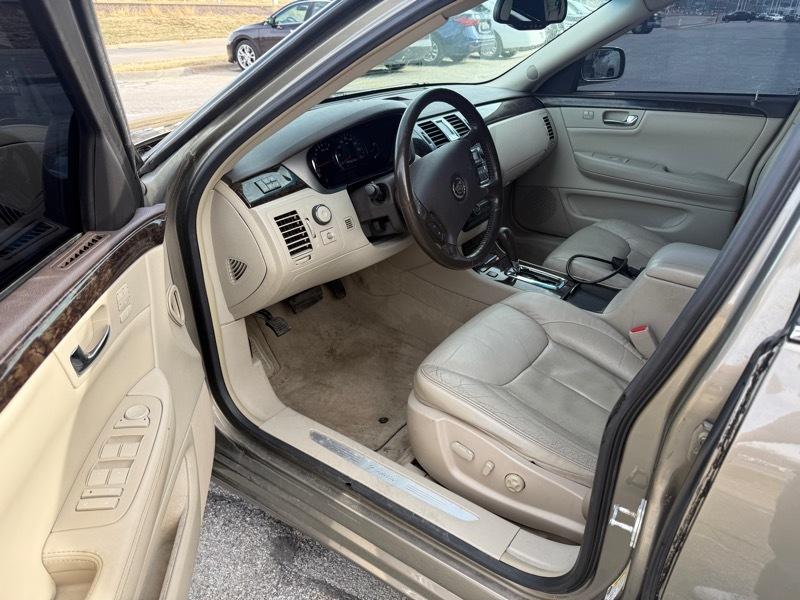 Cadillac DTS Luxury 2010