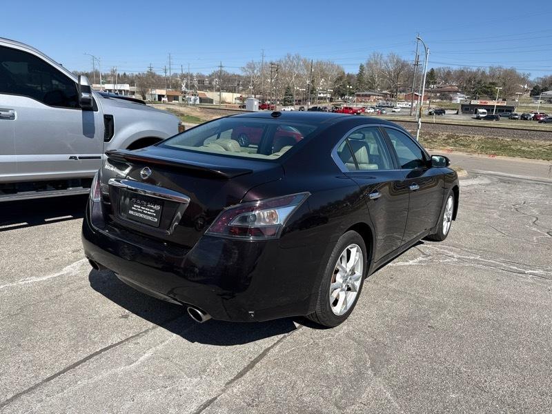 Nissan Maxima S 2013