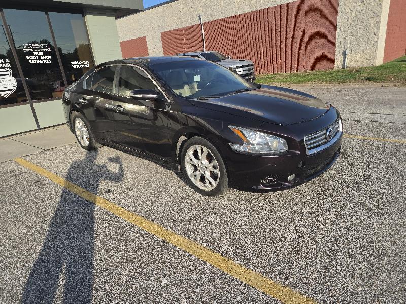 Nissan Maxima S 2013