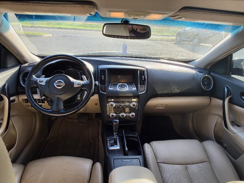 Nissan Maxima S 2013