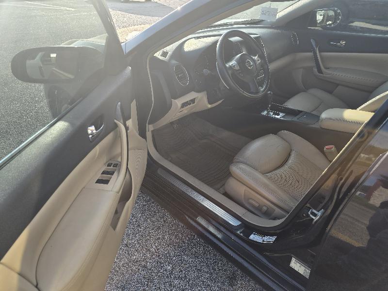 Nissan Maxima S 2013