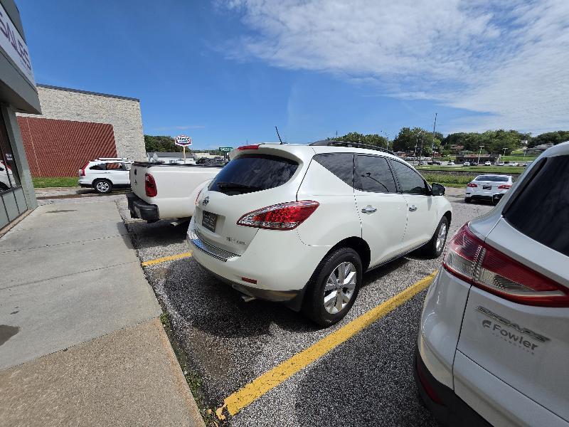 Nissan Murano S AWD 2011