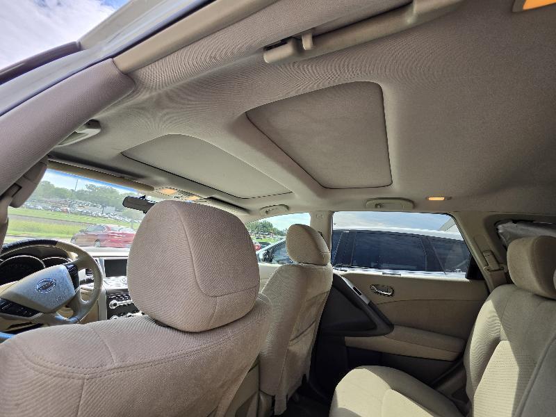 Nissan Murano S AWD 2011