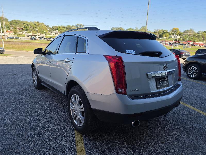 Cadillac SRX Base 2012