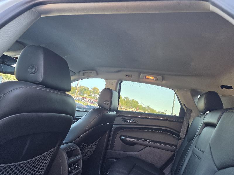 Cadillac SRX Base 2012