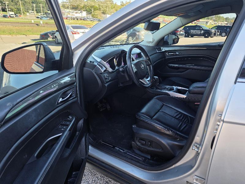 Cadillac SRX Base 2012