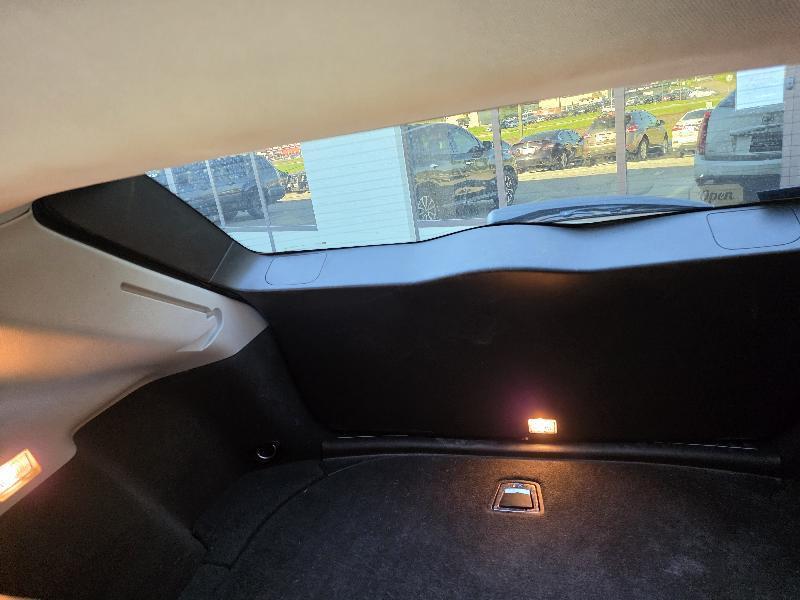 Cadillac SRX Base 2012