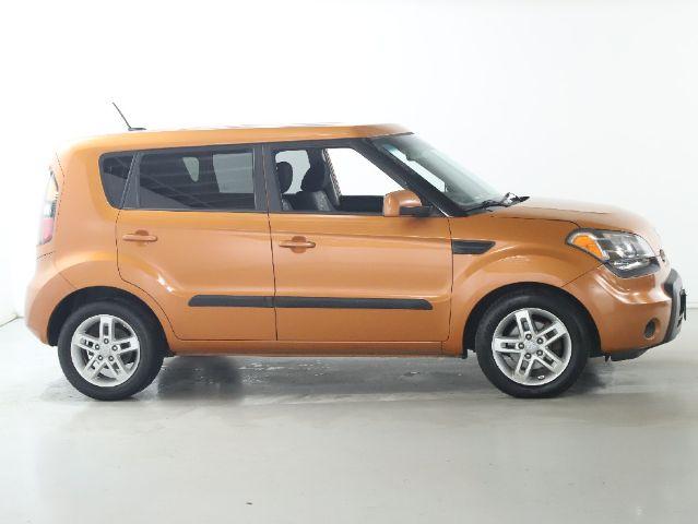 Kia Soul + 2011