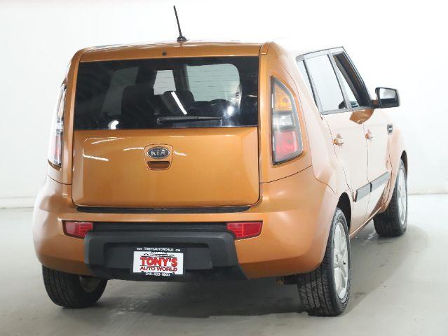 Kia Soul + 2011