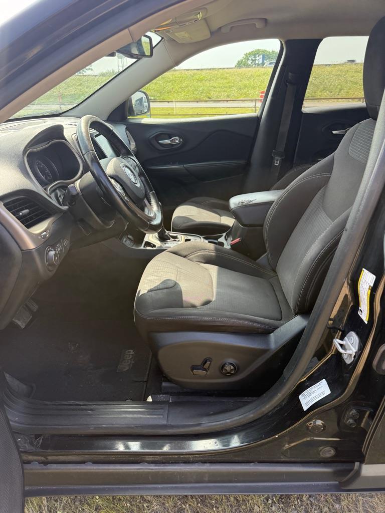 Jeep Cherokee Latitude FWD 2015