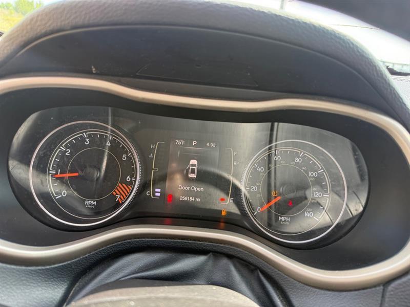 Jeep Cherokee Latitude FWD 2015