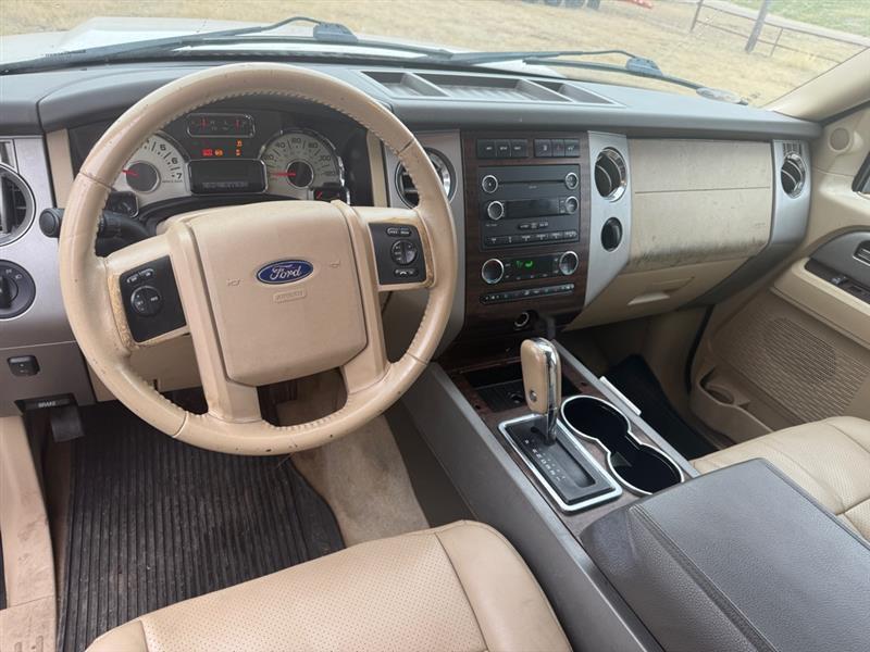 Ford Expedition XLT 4WD 2012