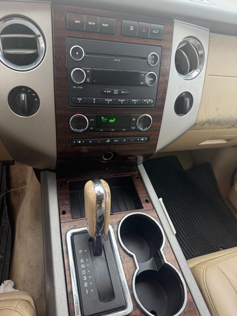 Ford Expedition XLT 4WD 2012