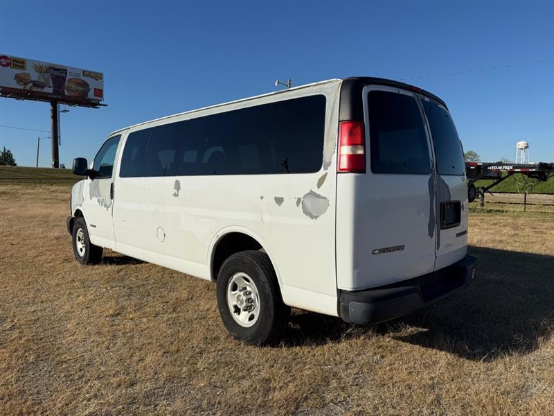 Chevrolet Express 3500 Extended 2003