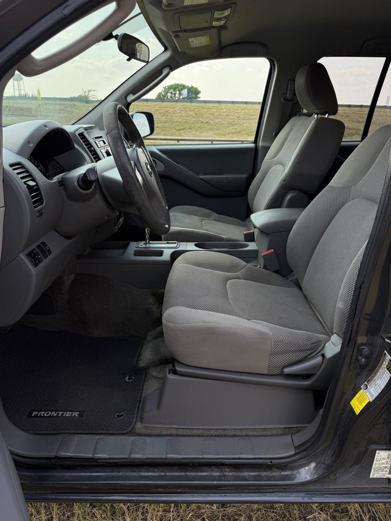 Nissan Frontier SE Crew Cab 2WD 2010