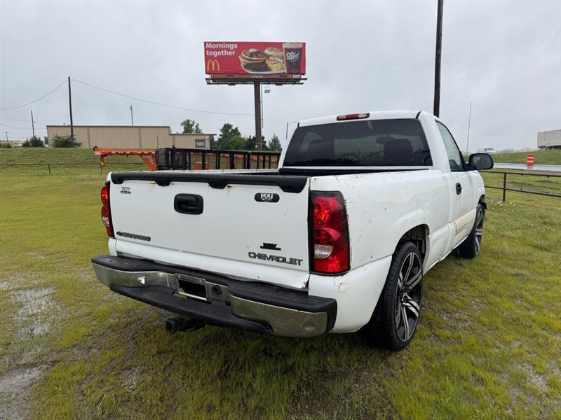 Chevrolet Silverado 1500 Work Truck Short Bed 2WD 2005