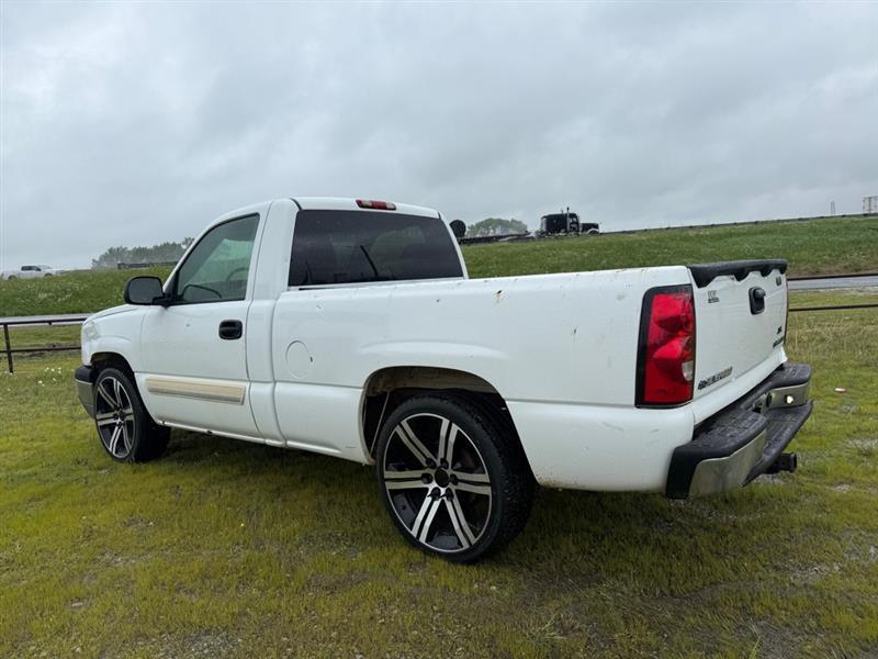 Chevrolet Silverado 1500 Work Truck Short Bed 2WD 2005