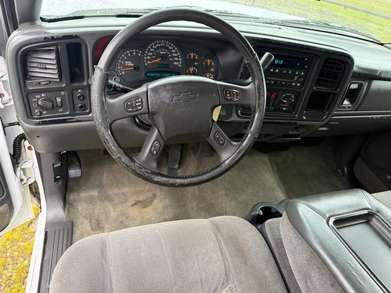 Chevrolet Silverado 1500 Work Truck Short Bed 2WD 2005