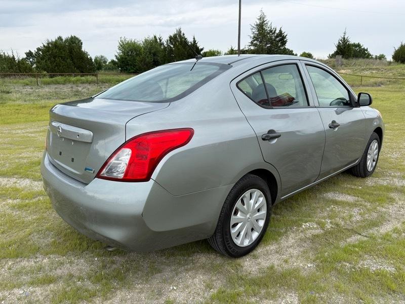 Nissan Versa 1.6 S Sedan 2012