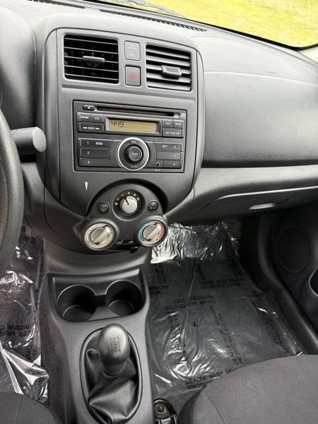 Nissan Versa 1.6 S Sedan 2012