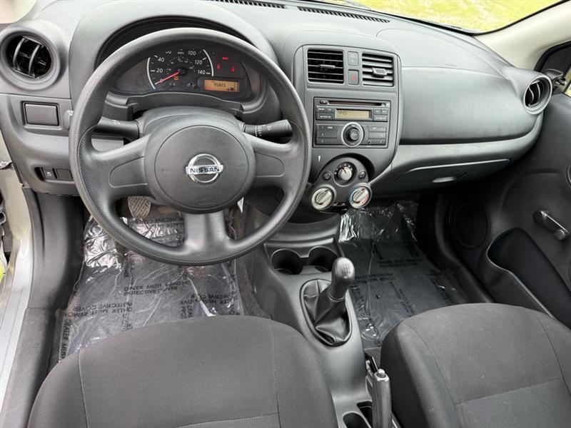 Nissan Versa 1.6 S Sedan 2012