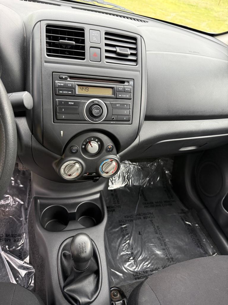 Nissan Versa 1.6 S Sedan 2012