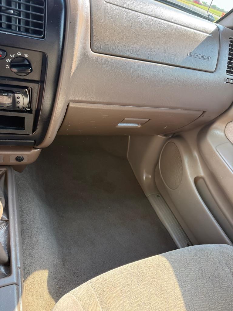 Toyota Tacoma Xtracab 4WD 2004
