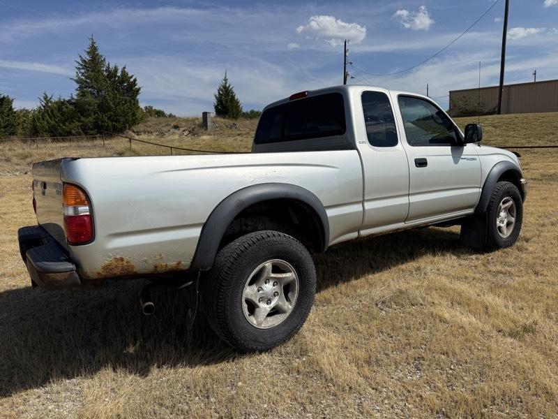 Toyota Tacoma 4WD Access Cab V6 AT SR5 (Natl) 2004