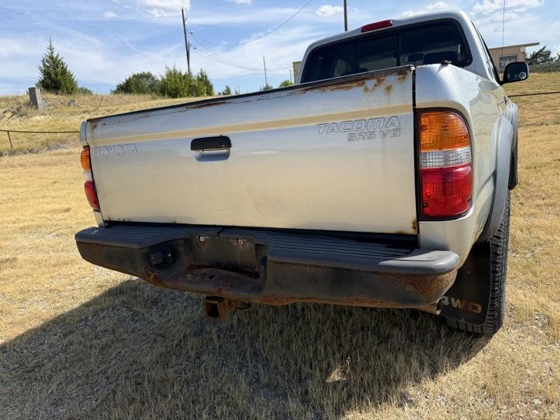 Toyota Tacoma 4WD Access Cab V6 AT SR5 (Natl) 2004