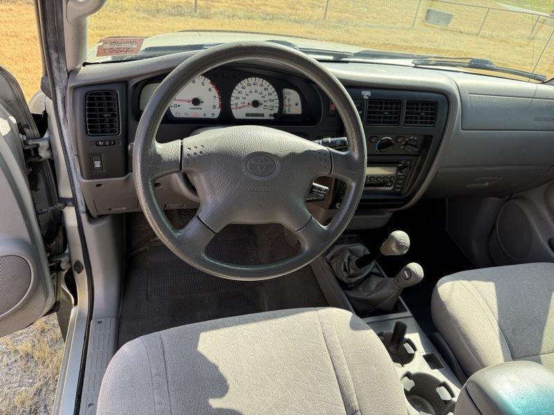 Toyota Tacoma 4WD Access Cab V6 AT SR5 (Natl) 2004
