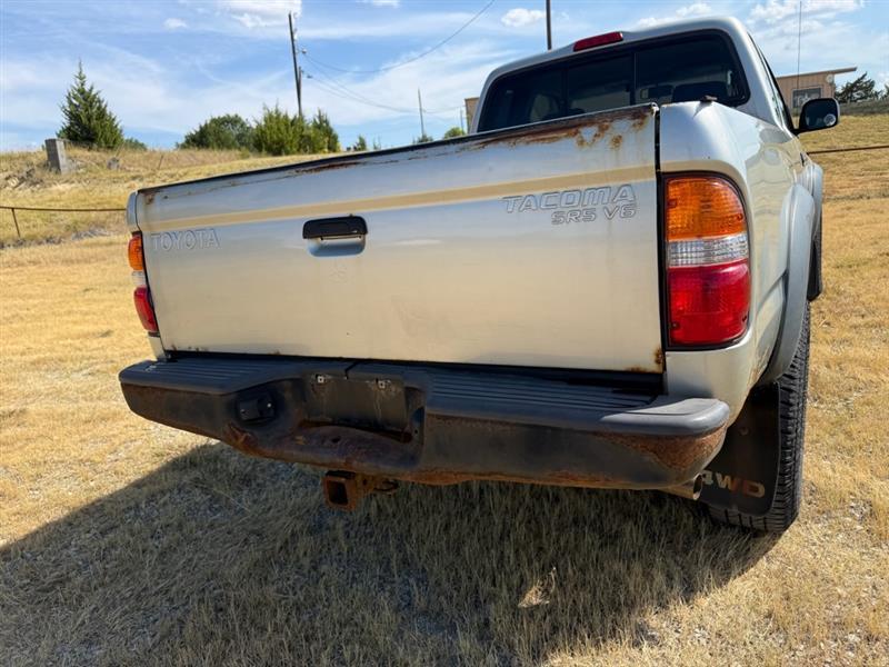 Toyota Tacoma 4WD Access Cab V6 AT SR5 (Natl) 2004