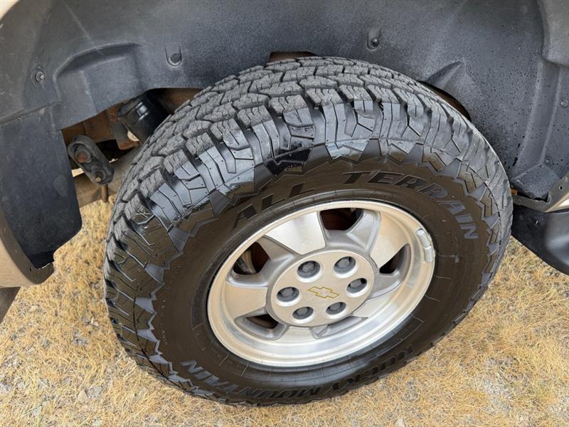 Chevrolet Tahoe 2WD 2003