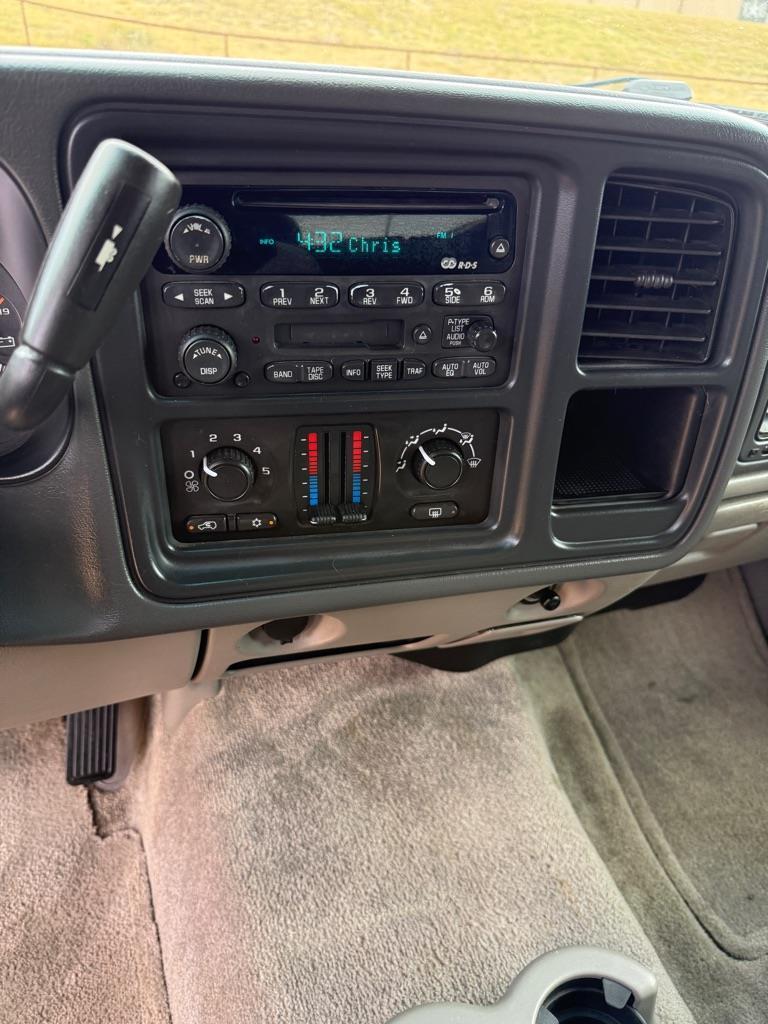 Chevrolet Tahoe 2WD 2003