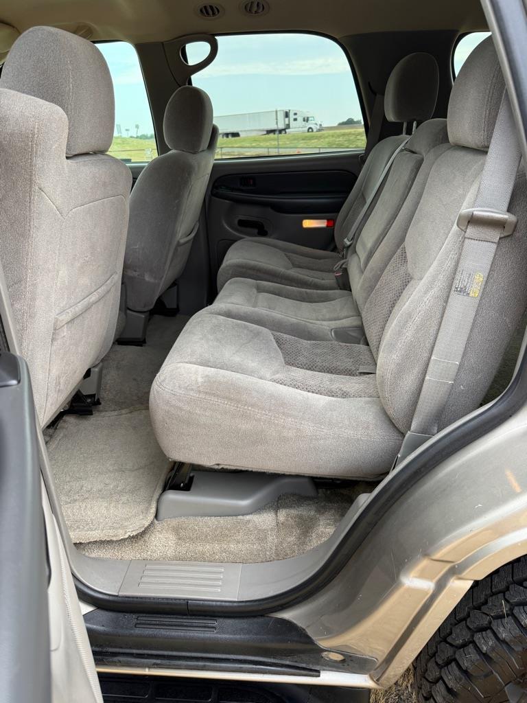 Chevrolet Tahoe 2WD 2003