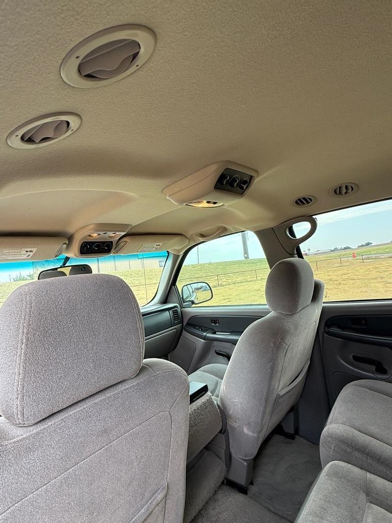 Chevrolet Tahoe 2WD 2003