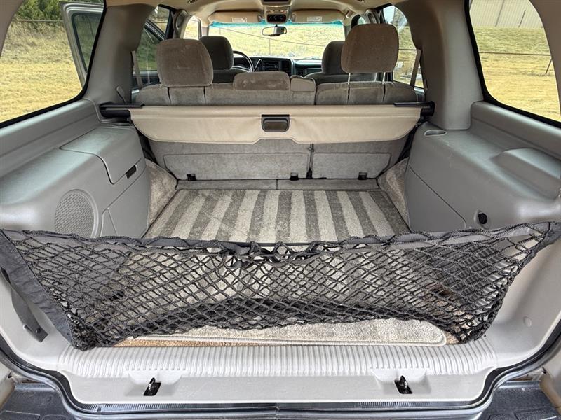 Chevrolet Tahoe 2WD 2003