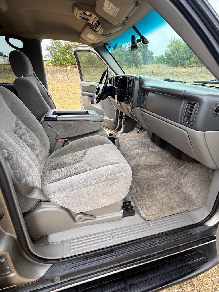 Chevrolet Tahoe 2WD 2003