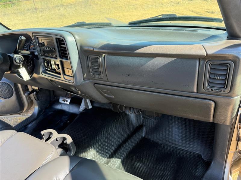 Chevrolet Silverado 1500 Regular Cab Long Bed 2WD 2004