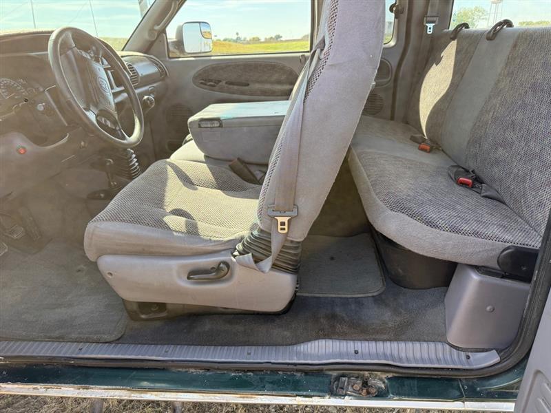 Dodge Ram 2500 Quad Cab Short Bed 4WD 2001
